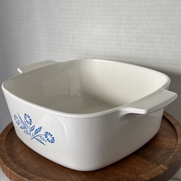 Vintage Corning Ware Blue Cornflower Casserole A-1 1/2-B 1.5 Qt. with Pyrex Lid - Picture 8 of 10